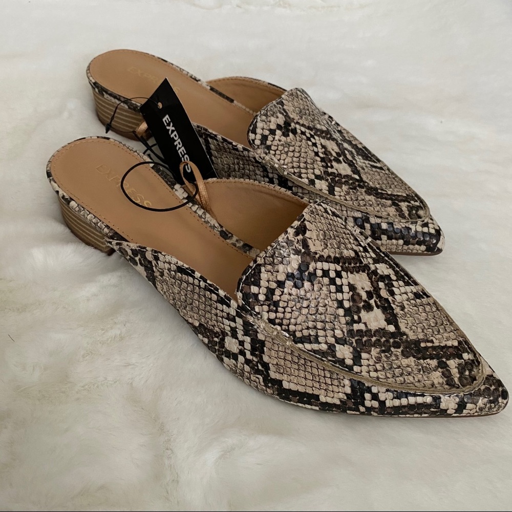 Express pointed mules